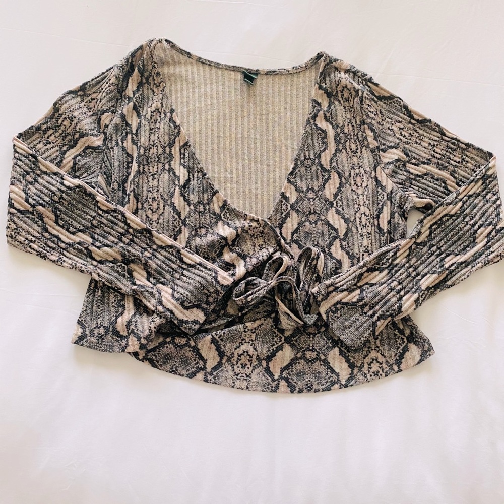 Plus Women’s Snake Skin Wrap Top- Size 1X